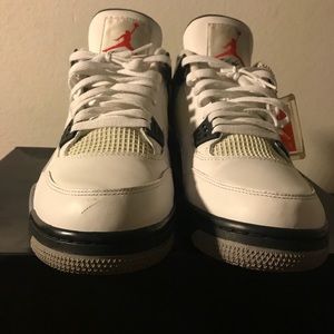 Air Jordan 4 Retro